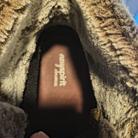 Easy Spirit Brown and Black Ankle Boots - Picture 5 of 6